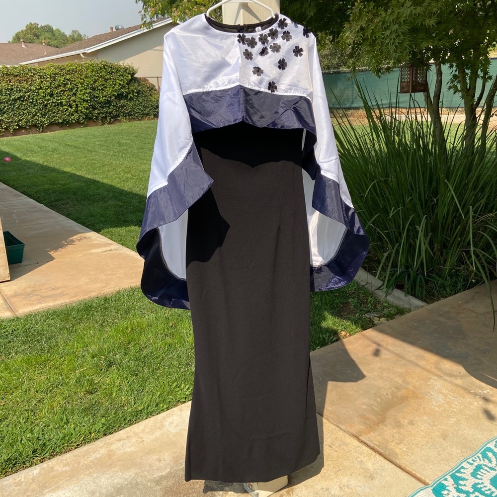 NWOT I MISSLOOK I dress with cape